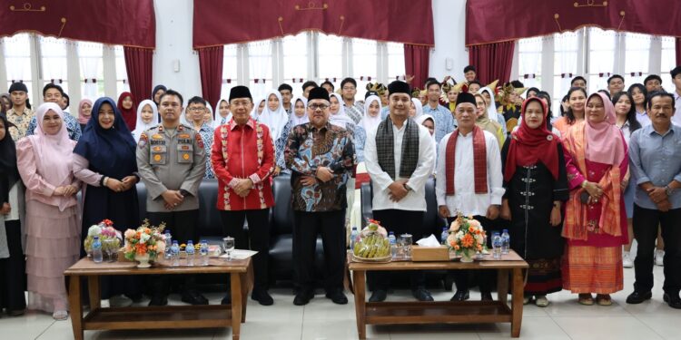 Ketua DPRD Sumbar Muhidi Dorong Penguatan Seni dan Budaya di Sekolah Melalui Skolart Fest 2025